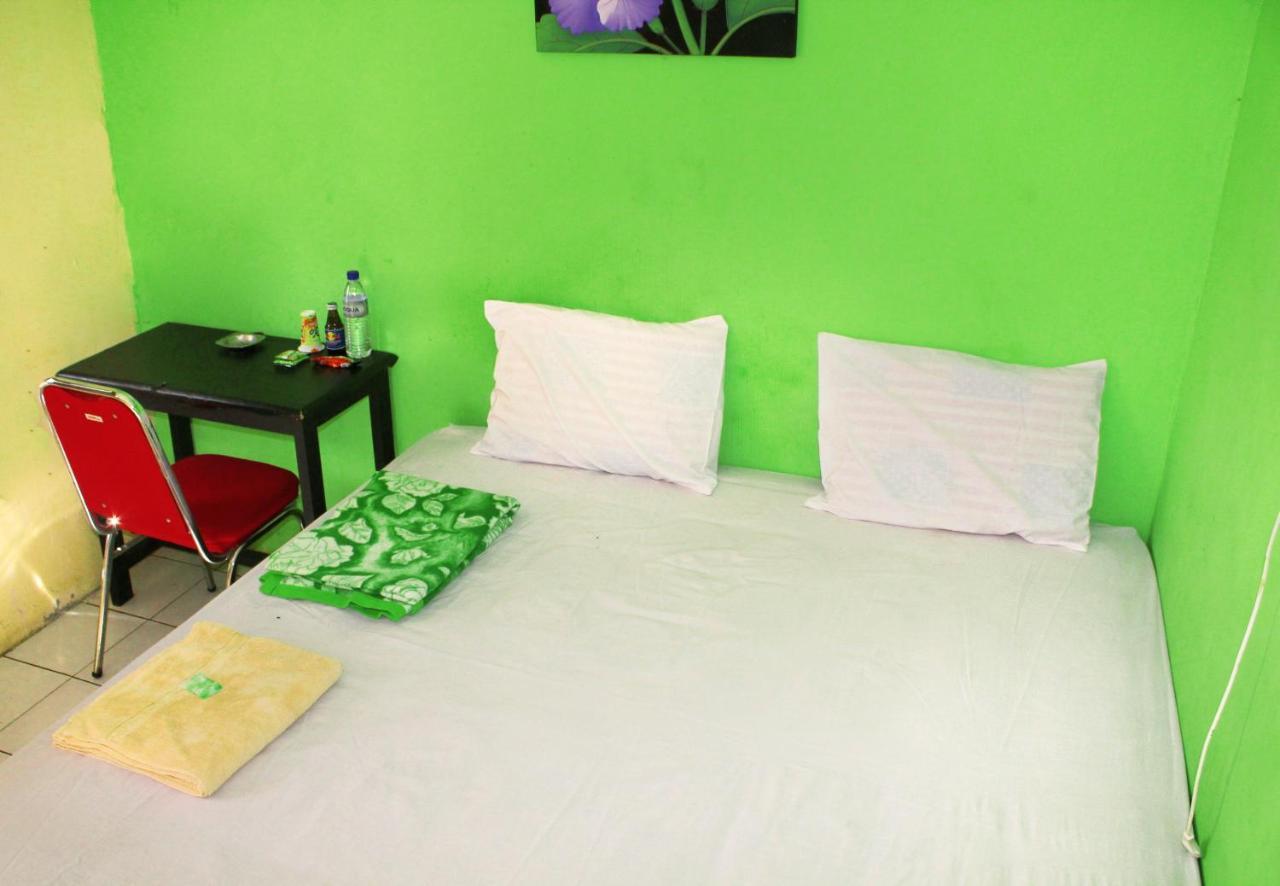 Fx72 Beach Resort Maumere Esterno foto