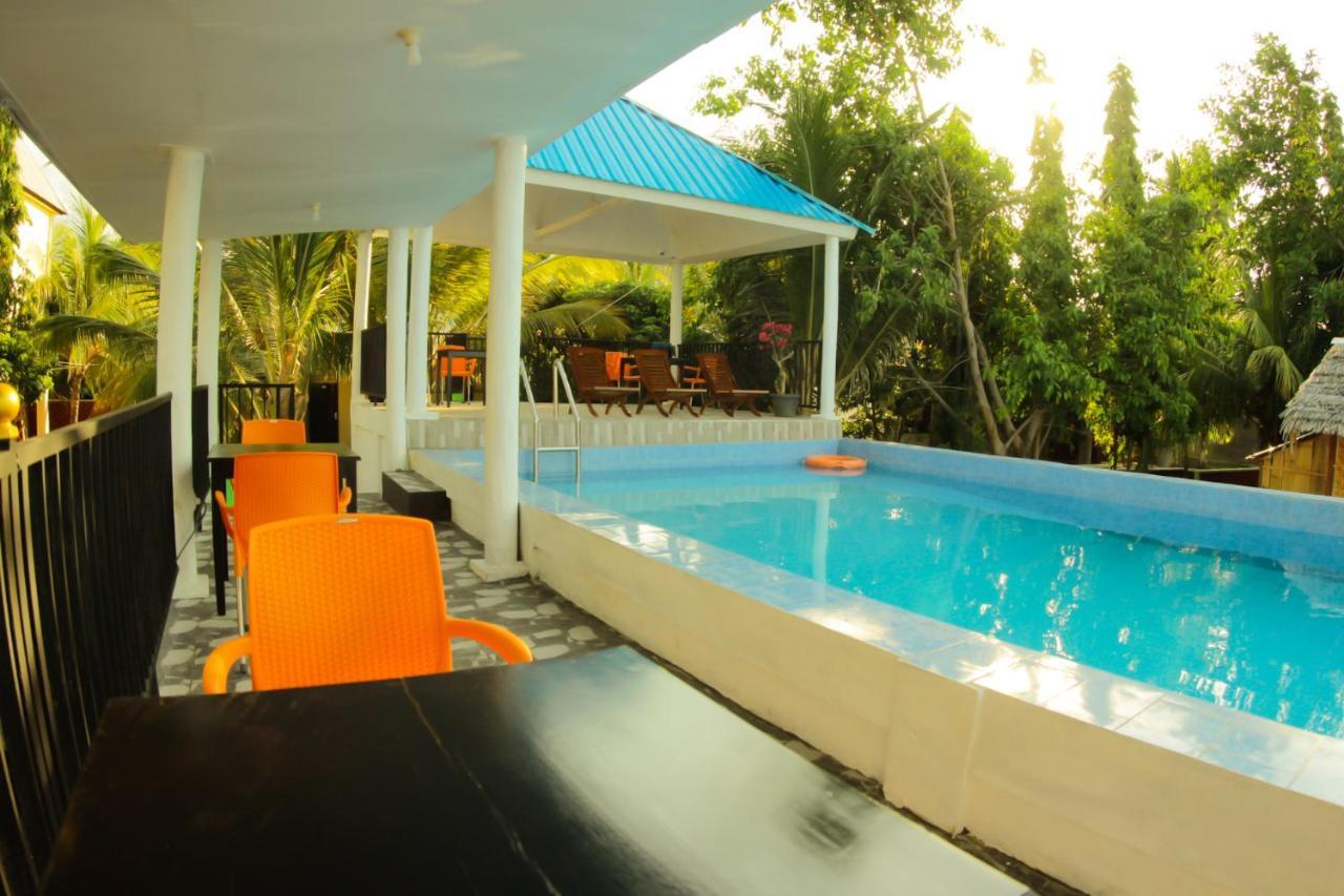 Fx72 Beach Resort Maumere Esterno foto