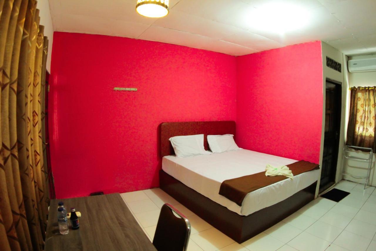 Fx72 Beach Resort Maumere Esterno foto