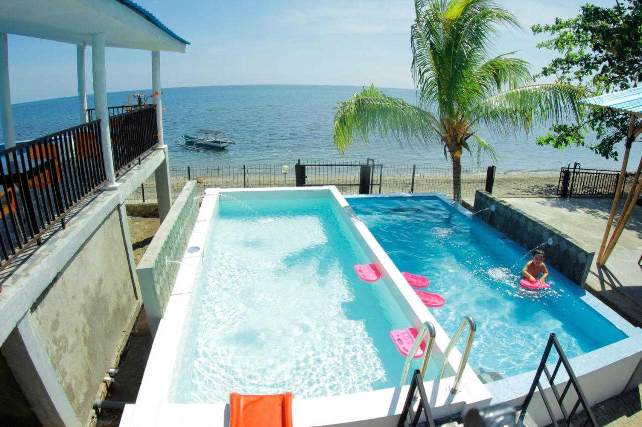 Fx72 Beach Resort Maumere Esterno foto
