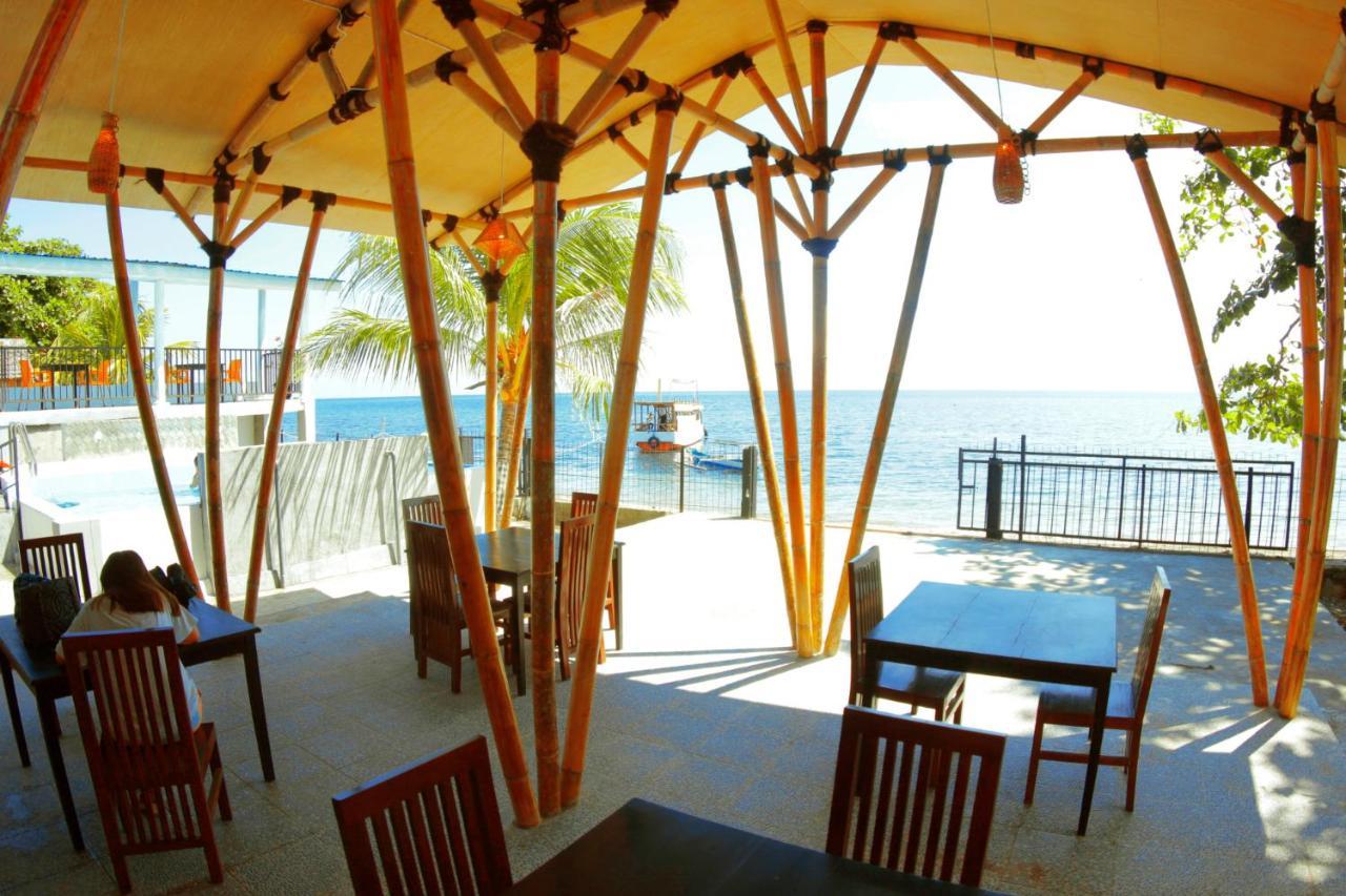 Fx72 Beach Resort Maumere Esterno foto